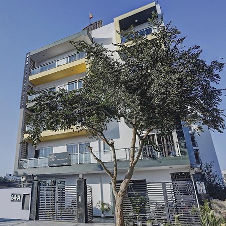 Super Townhouse Tipsyy Near Bestech Central Square Mall Gurgaon Exteriör bild