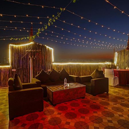 Super Townhouse Tipsyy Near Bestech Central Square Mall Gurgaon Exteriör bild
