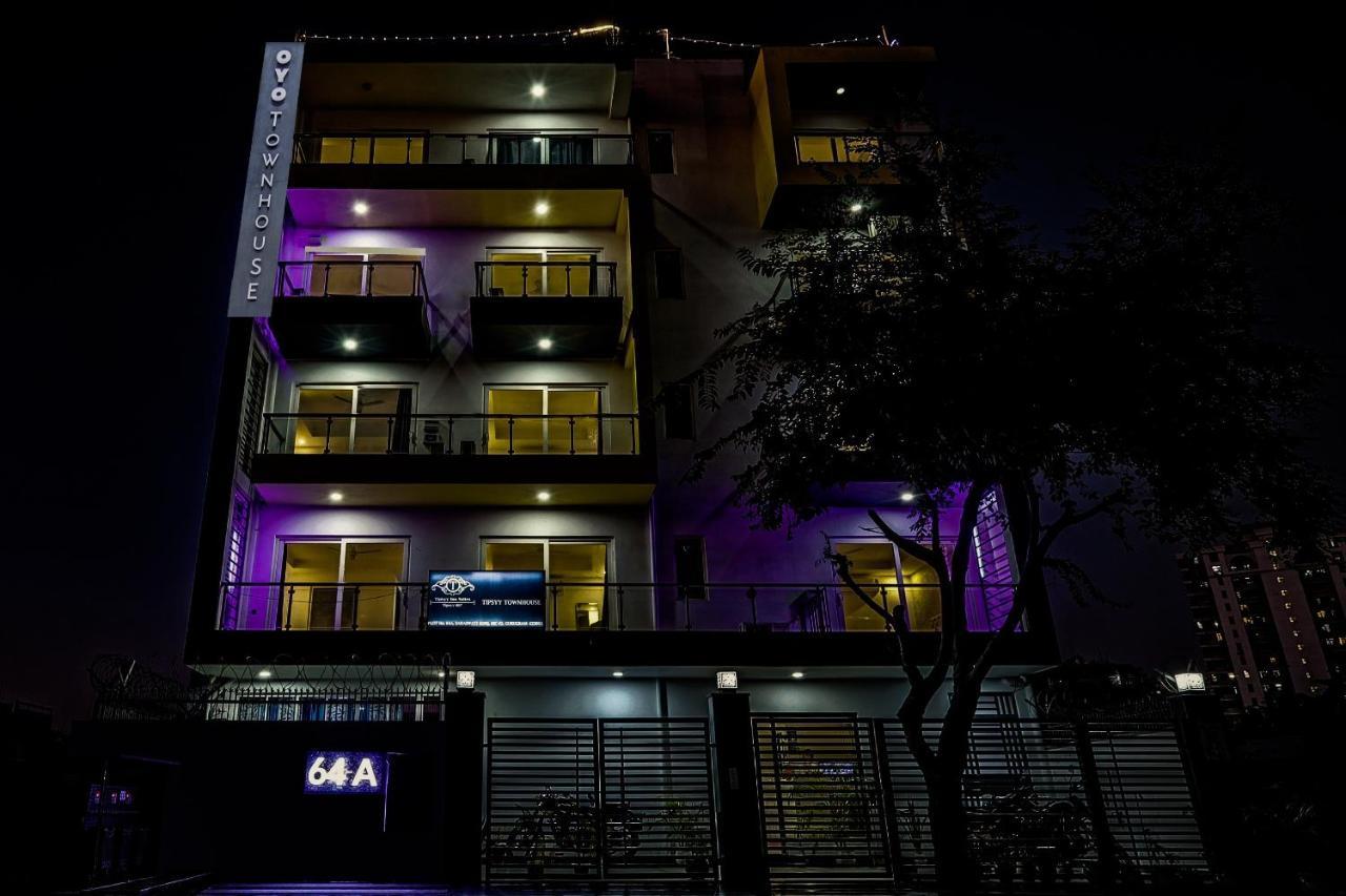 Super Townhouse Tipsyy Near Bestech Central Square Mall Gurgaon Exteriör bild