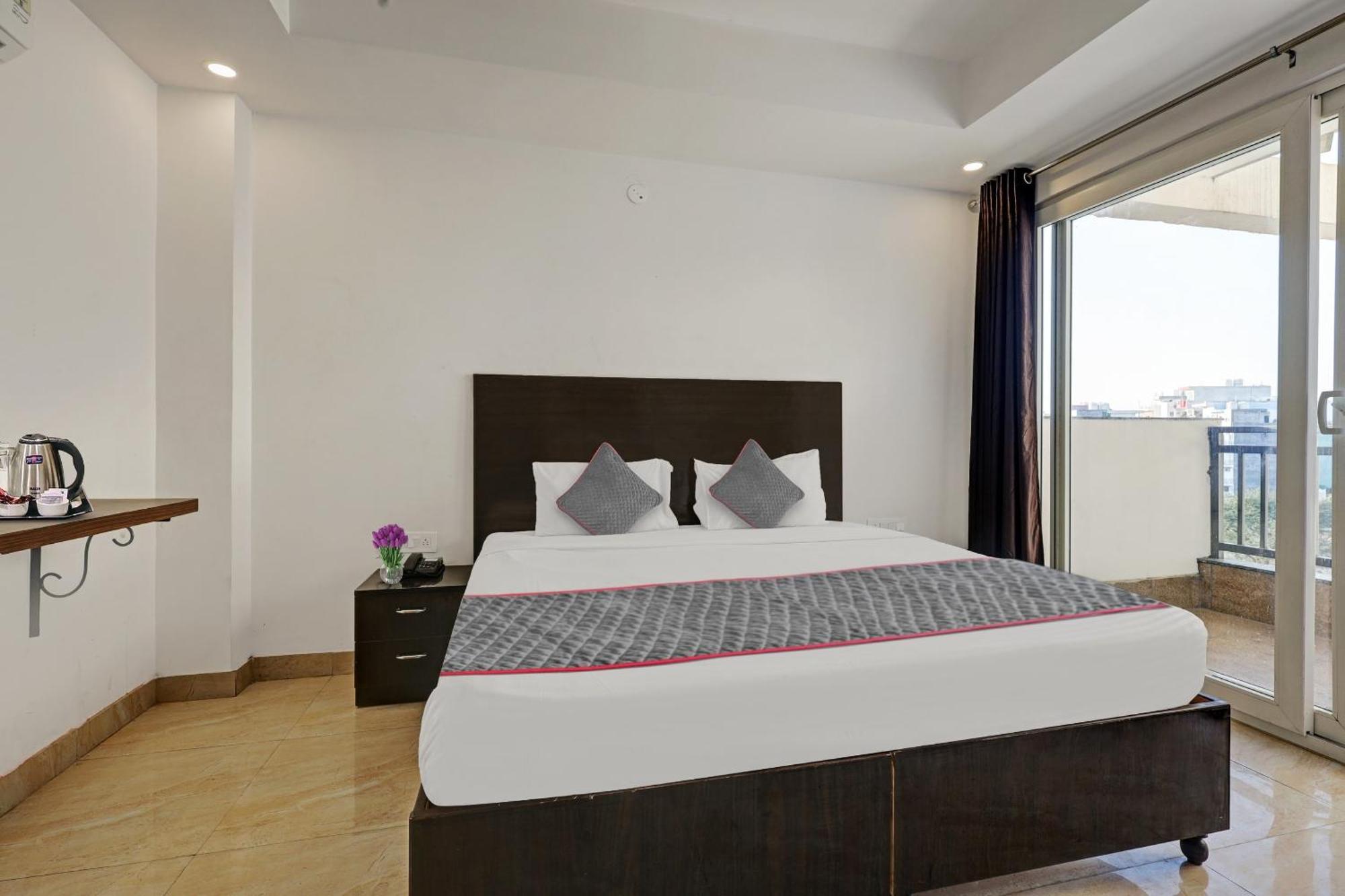 Super Townhouse Tipsyy Near Bestech Central Square Mall Gurgaon Exteriör bild